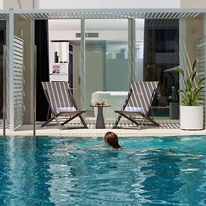 Chambre Premium Côté Piscine Lit King-Size
